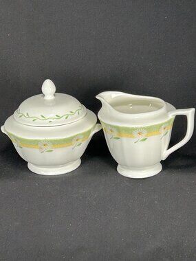 Mikasa Japan M6092 Daisy Bloom sugar bowl & creamer set